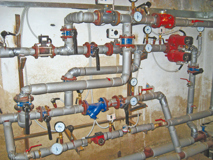 Кто должен ремонтировать систему отопления в многоквартирном доме